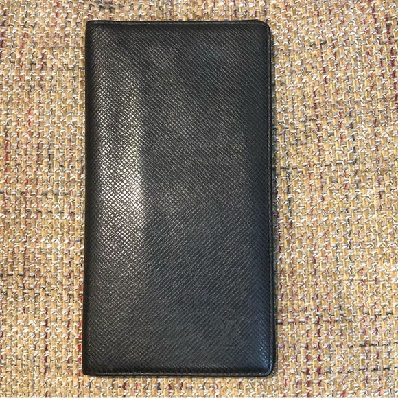 LOUIS VUITTON Black Taiga Leather Long Thin Bifold CC Wallet MI0025 - Picture 1 of 17